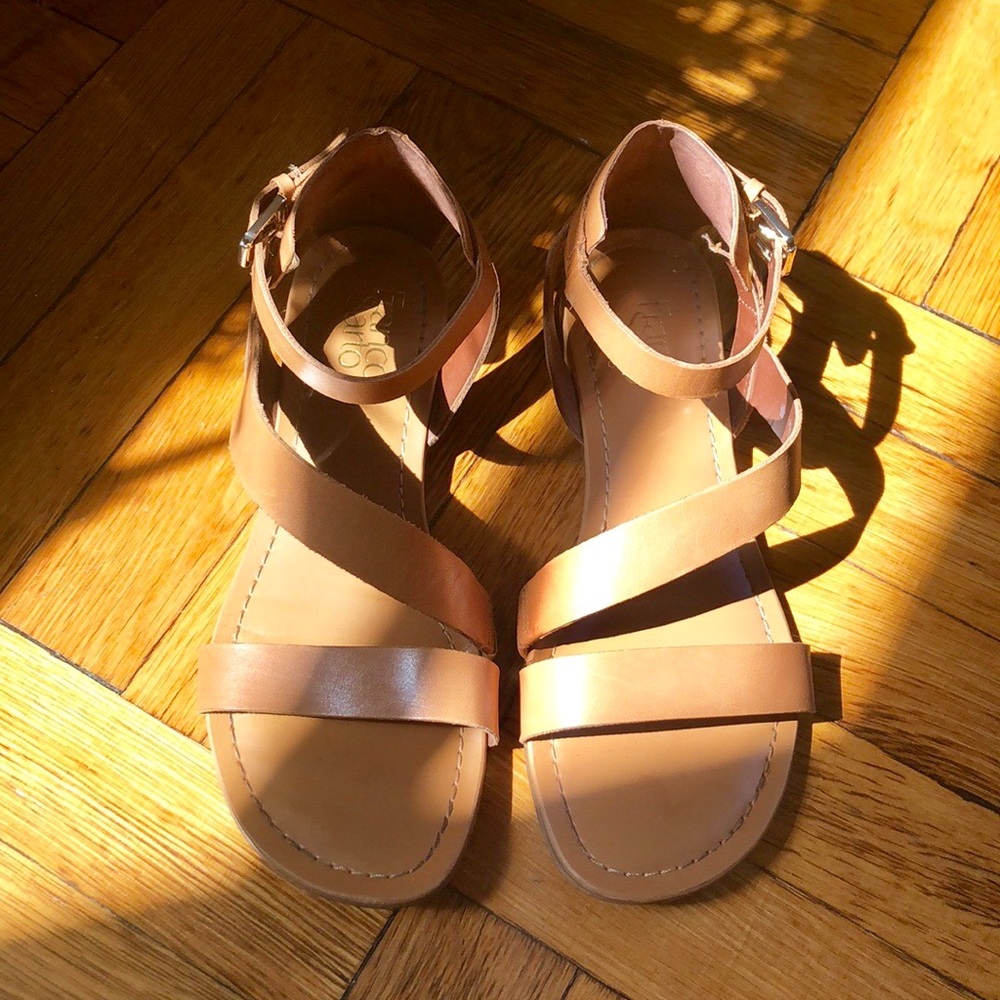 Very gently worn size 8 Franco Sarto sandals!